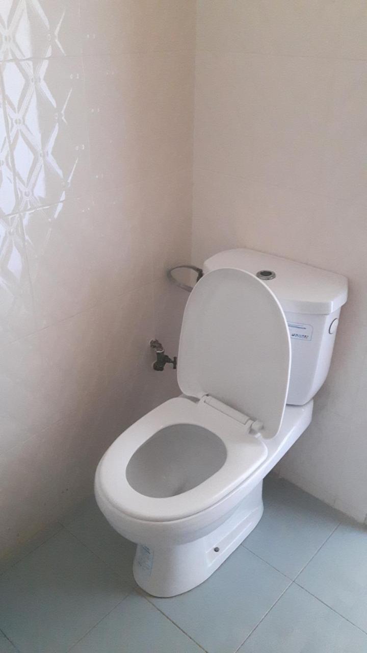 Appartement Familial Spacieux Avec Climatisation Ziguinchor Exterior foto